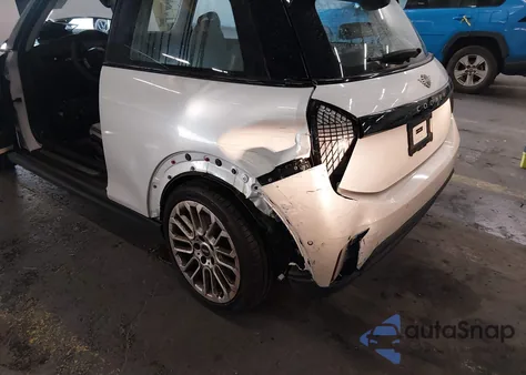 2025 Mini Hardtop Cooper z USA, uszkodzony, nr VIN WMW13GD02S2X04672